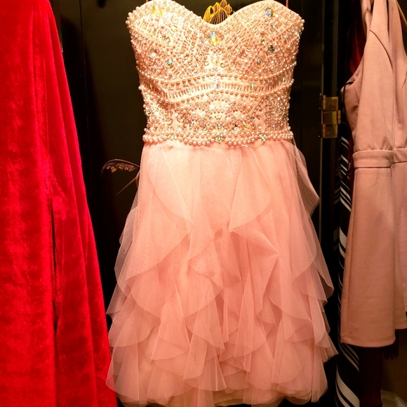 Beautiful stone dress - Picture 1 of 3